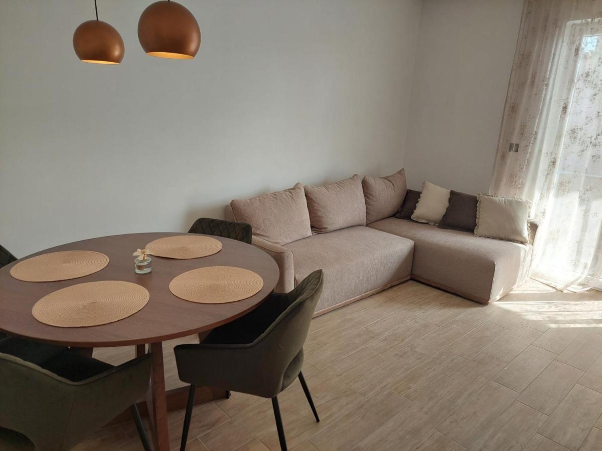 Apartmani Diana Biograd Na Moru Ngoại thất bức ảnh