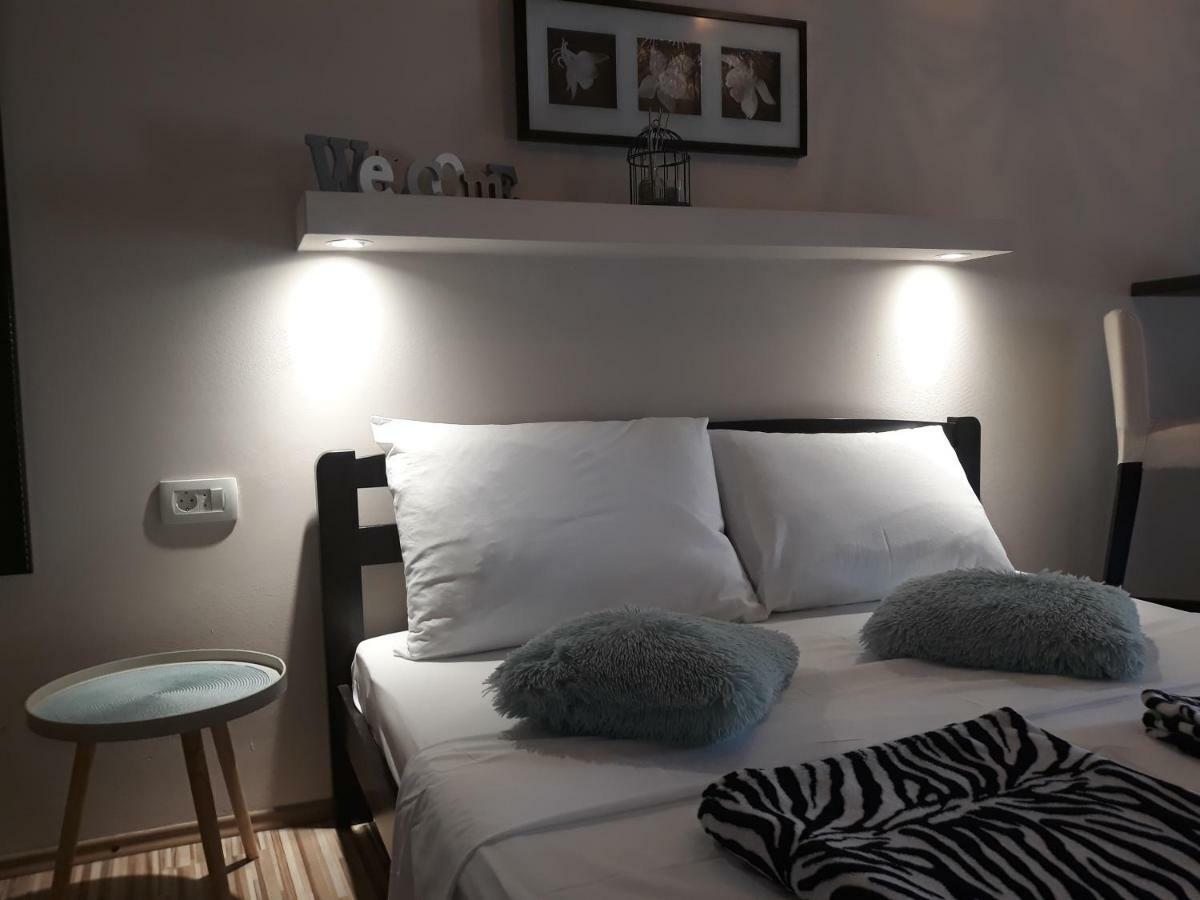 Apartmani Diana Biograd Na Moru Ngoại thất bức ảnh