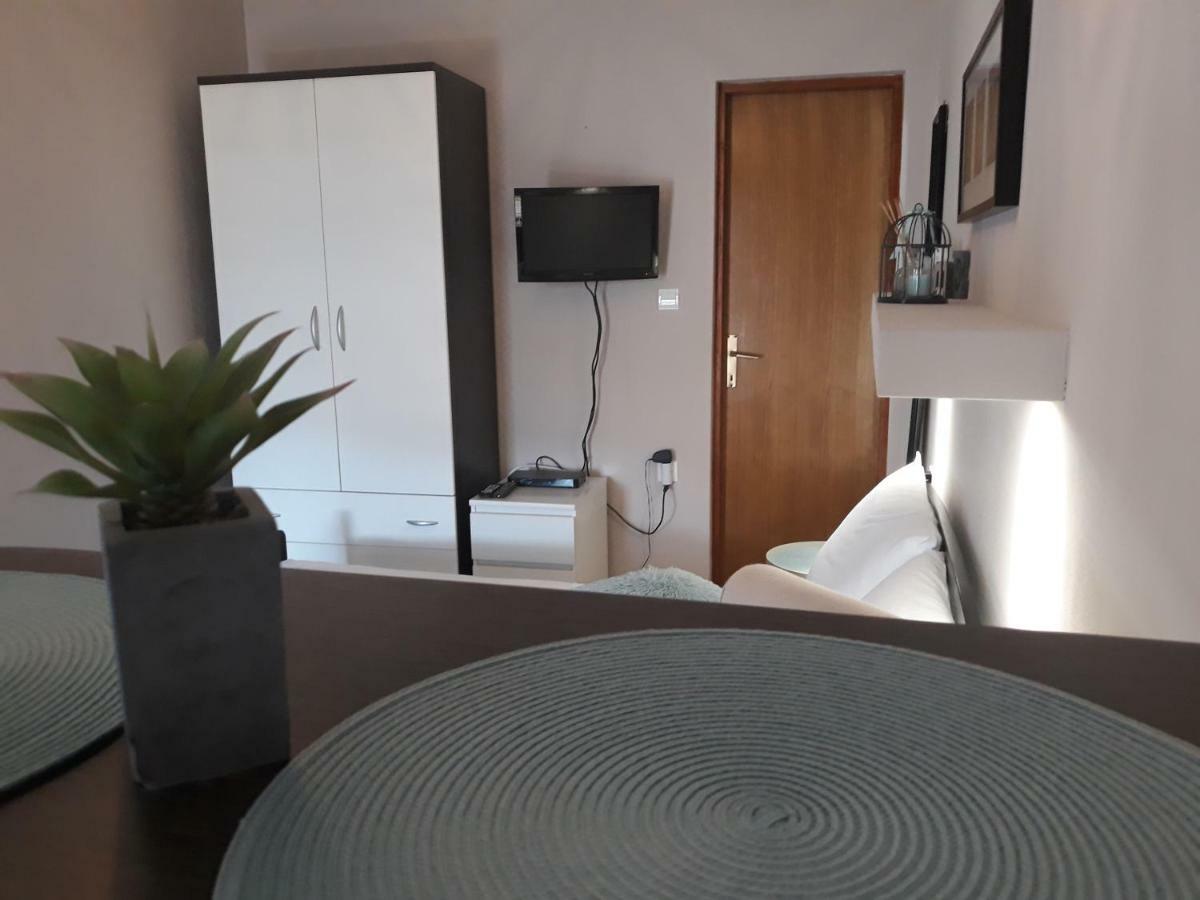 Apartmani Diana Biograd Na Moru Ngoại thất bức ảnh